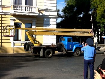 Сегодня мэру  не дали сломать очередное здание в центре города