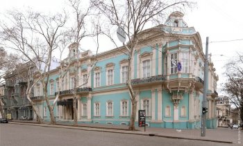 Одесский музей западного и восточного искусства снабдили архитектурным гидом