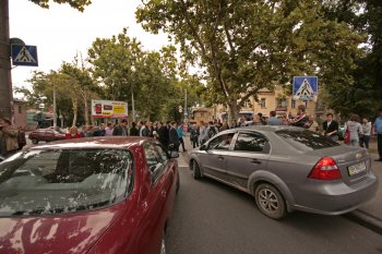 Одесситы перекрывали дорогу, спасая сквер у «Вымпела» (фото)