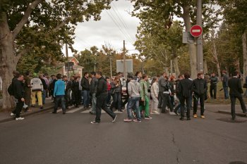 Одесситы перекрывали дорогу, спасая сквер у «Вымпела» (фото)