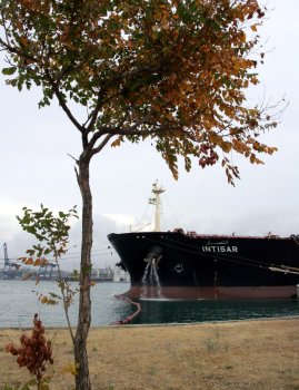 В нефтегавани ОМТП пришвартовался первый танкер с сырьем для Одесского НПЗ