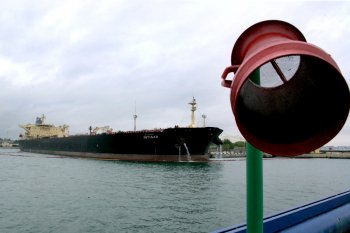 В нефтегавани ОМТП пришвартовался первый танкер с сырьем для Одесского НПЗ