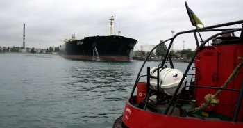 В нефтегавани ОМТП пришвартовался первый танкер с сырьем для Одесского НПЗ