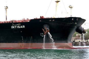В нефтегавани ОМТП пришвартовался первый танкер с сырьем для Одесского НПЗ