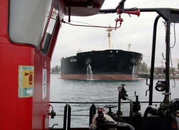 В нефтегавани ОМТП пришвартовался первый танкер с сырьем для Одесского НПЗ