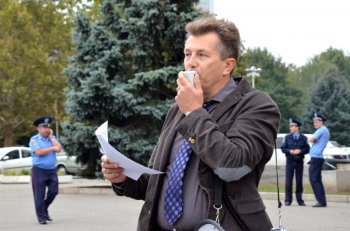 Предприниматели «Седьмого километра» просят власть защитить их чрезмерно активной общественницы