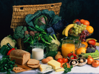 В Украине официально не зарегистрирован ни один ГМ продукт... А на деле, ешь - не хочу!