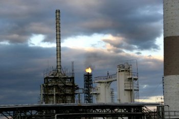 Факел над Одесским НПЗ: Завод возобновляет свою работу (фото)