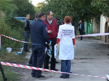 Очевидцы: Труп на ул. Гастелло выбросили из машины (фото)