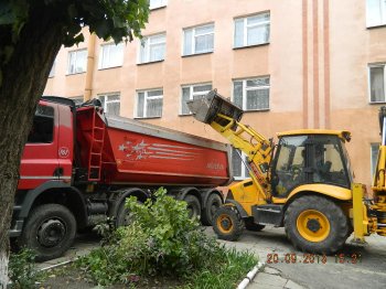 Восстановить водоснабжение школы №44 помог депутат Евгений Гофман (фото)