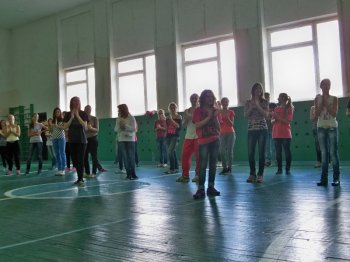 Школьники Суворовского района поздравят всех педагогов Украины с Днём учителя