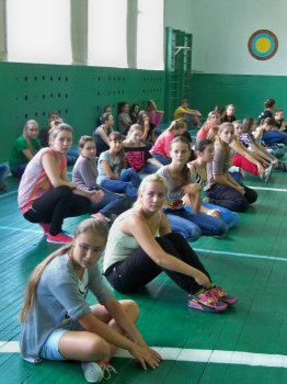 Школьники Суворовского района поздравят всех педагогов Украины с Днём учителя