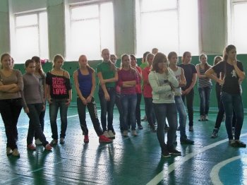 Школьники Суворовского района поздравят всех педагогов Украины с Днём учителя