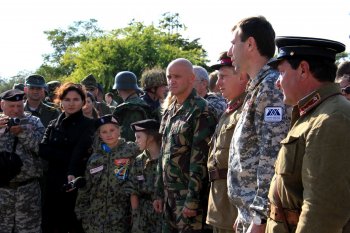 Военно-историческая реконструкция собрала детей в "Молодой гвардии" (фото)