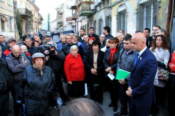Горожане вновь отстаивают Дом-стену (фото) Горожане вновь отстаивают Дом-стену (фото)