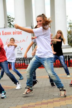Одесситы поздравили педагогов Украины с Днем учителя