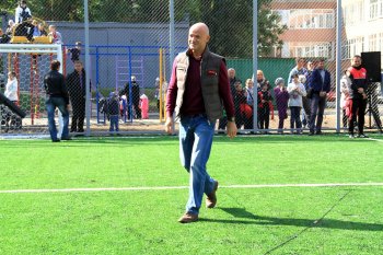 Еще одно обещание Труханова выполнено: На Затонского появился новый стадион