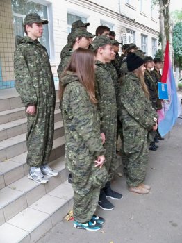 Геннадий Труханов: «Военная подготовка в школах должна быть настоящей – не по книгам и плакатам, а по макетам оружия»