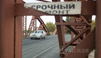 Одесская железная дорога не успела отрапортовать о ремонте «Горбатого моста», а в ее адрес уже летит возмущение