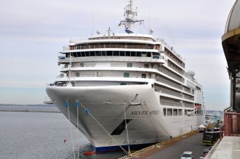 Лайнер «Королева Елизавета» доставил в Одессу 2 тыс. пассажиров