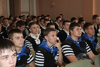 В Одессе будущие морские офицеры встретились с сотрудниками криминальной милиции 