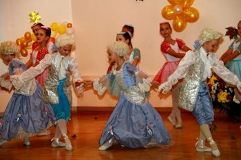Геннадий Труханов поздравил победителей творческого конкурса