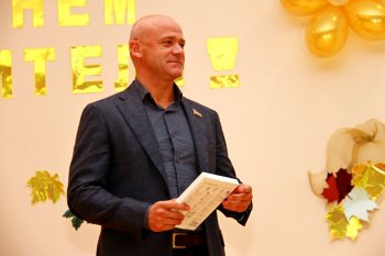 Геннадий Труханов: «Желаю нашим учителям благодарных и талантливых учеников»