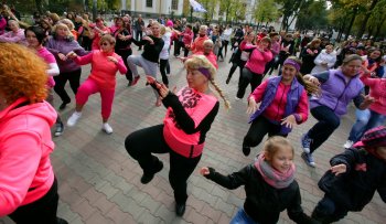 На Соборке стартовал фитнес-марафон «Танцуй и живи!»