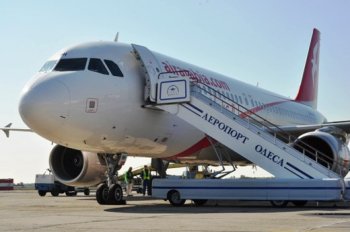 Пассажиропоток захлестывает одесский аэропорт