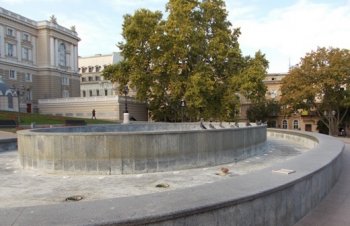 В Одессе консервируют фонтаны к зиме