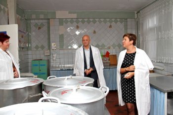 Геннадий Труханов познакомился с работой детских садов