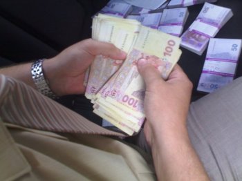 На взятке в 1000 грн. «погорела» чиновница одного из управлений Одесского горсовета 