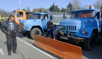 Как одесские спасатели на сухом асфальте снег искали (фоторепортаж)