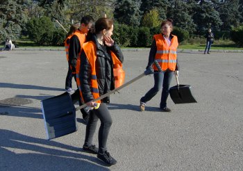 Как одесские спасатели на сухом асфальте снег искали (фоторепортаж)