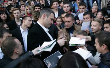 Кличко в Одессе: Фотосессия под  тыквы