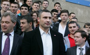 Кличко в Одессе: Фотосессия под  тыквы