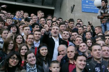 Кличко в Одессе: Фотосессия под  тыквы