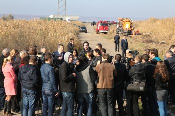 На Куяльнике  начаты работы по прокладке труб для заполнения его водой