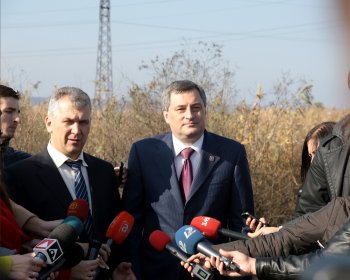 На Куяльнике  начаты работы по прокладке труб для заполнения его водой