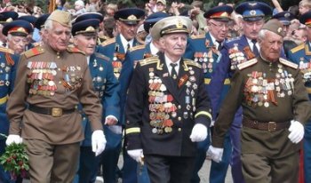Сегодня празднует юбилей участник Парада Победы