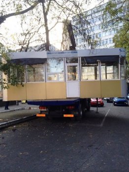 В Одессе продолжается демонтаж незаконных торговых объектов