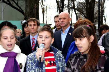 Могут, когда хотят: силами ЖКС в одесском дворе сделали реконструкцию (фото)