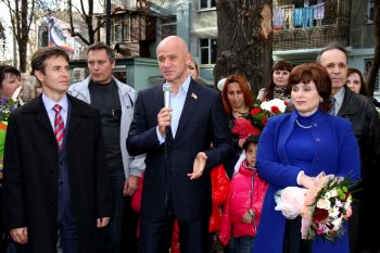 Могут, когда хотят: силами ЖКС в одесском дворе сделали реконструкцию (фото)