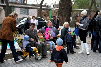 Могут, когда хотят: силами ЖКС в одесском дворе сделали реконструкцию (фото)