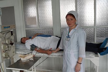В Одесской области работники ГАИ сдали кровь для пострадавших в ДТП (фото)