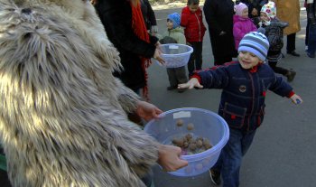 Маленькие одесситы провели сегодняшний день с Бабой Ягой
