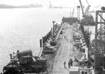 Ветераны Ильичевского порта рассказали молодежи о строительстве паромного комплекса