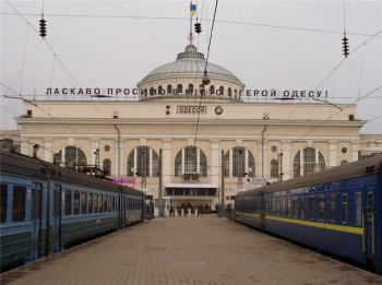 Пассажиров Одесской Ж/Д возят в изношенных вагонах
