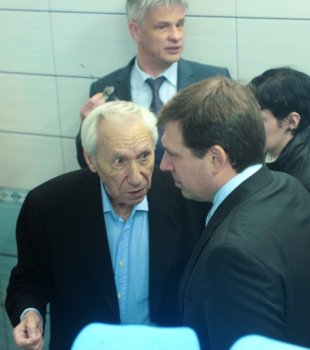 Губернатор обеспокоился будущим