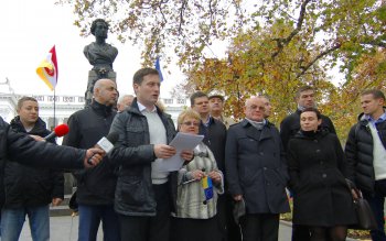 Ради Евро Юсов и Чайчук декламировали Пушкина (фото)